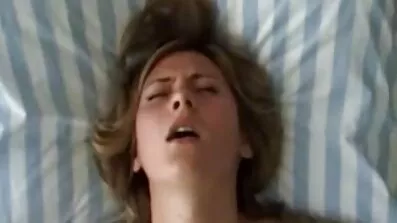Skönhet mjukporr filmer med frodiga bröst.