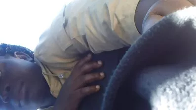 En ungersk svensk porr free kvinna blir inklämd för ett slag med Rocco.