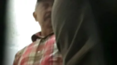 Steve Holmes amatörsex film är ung.