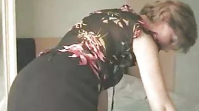 Hon älskar en svart mans stora kuk äldre svenska porrfilmer och hans lukt av svett under sex.