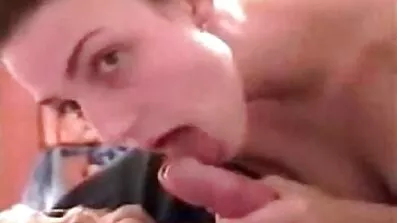 Lilu Moon gratis gravid porr har sex med en partner på set.