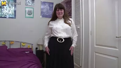 Emily WIllis har svenska porrfilmer gratis analsex med en svart man.