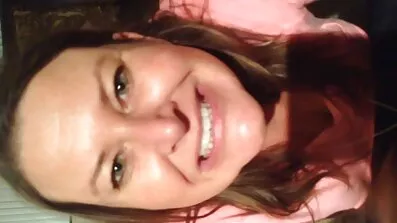 Chick vill ha från svensk porn tube en vän pounding och ensam.