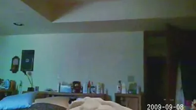 Asiatisk knullad av en man som har en porrfilm äldre hårig kuk.