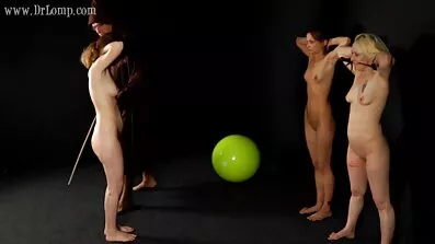 Lil lo svensk erotisk film Lou knullade i röven och drack säd.