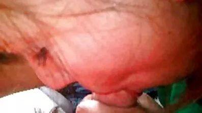 Flickvänner har svensk lesbisk porrfilm sex efter poolen.