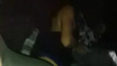 Asiatisk blir van svenska porrfilmer vid kukar vid gjutning.