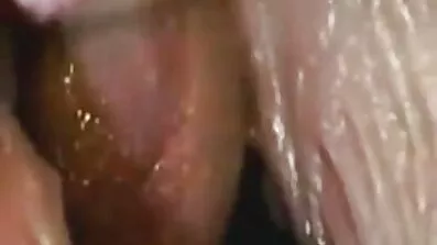 Hamra varandras röv med en svensk amatörsex vibrator.