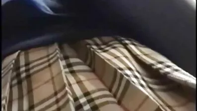 En femtioårig man knullar en ung kvinna. porrfilm på dvd