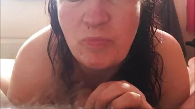 Gjord på amatör svensk porr kuk så att killen cum inuti.